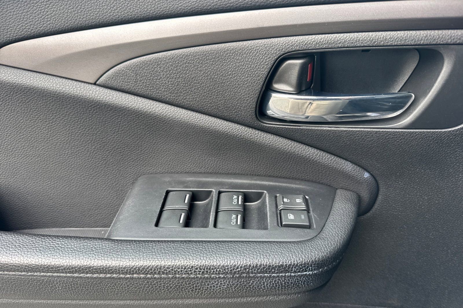 Used 2016 Honda Pilot EX-L image 11