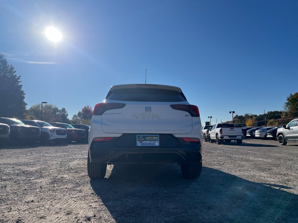 Used 2024 Buick Encore GX Sport Touring FWD image 9