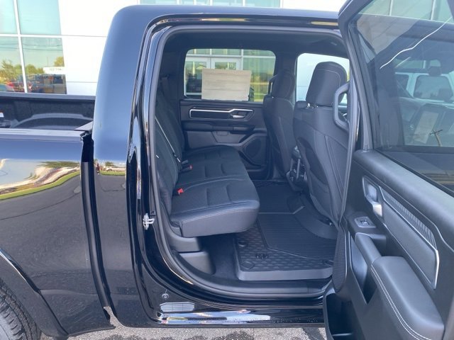 New 2026 RAM 1500 4x4 Crew Cab image 34
