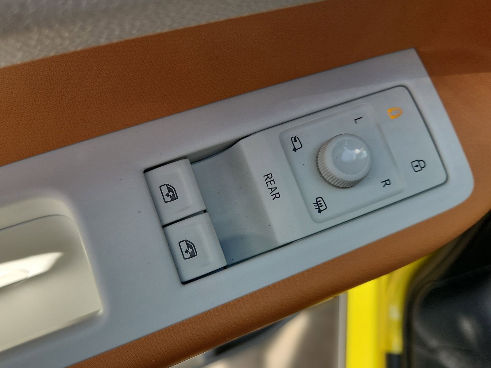New 2025 Volkswagen ID. Buzz 1st Edition image 7