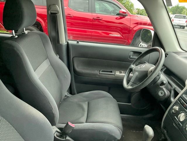 Used 2005 Scion xB FWD image 4