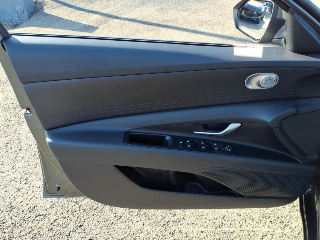 New 2026 Hyundai Elantra SE FWD image 8