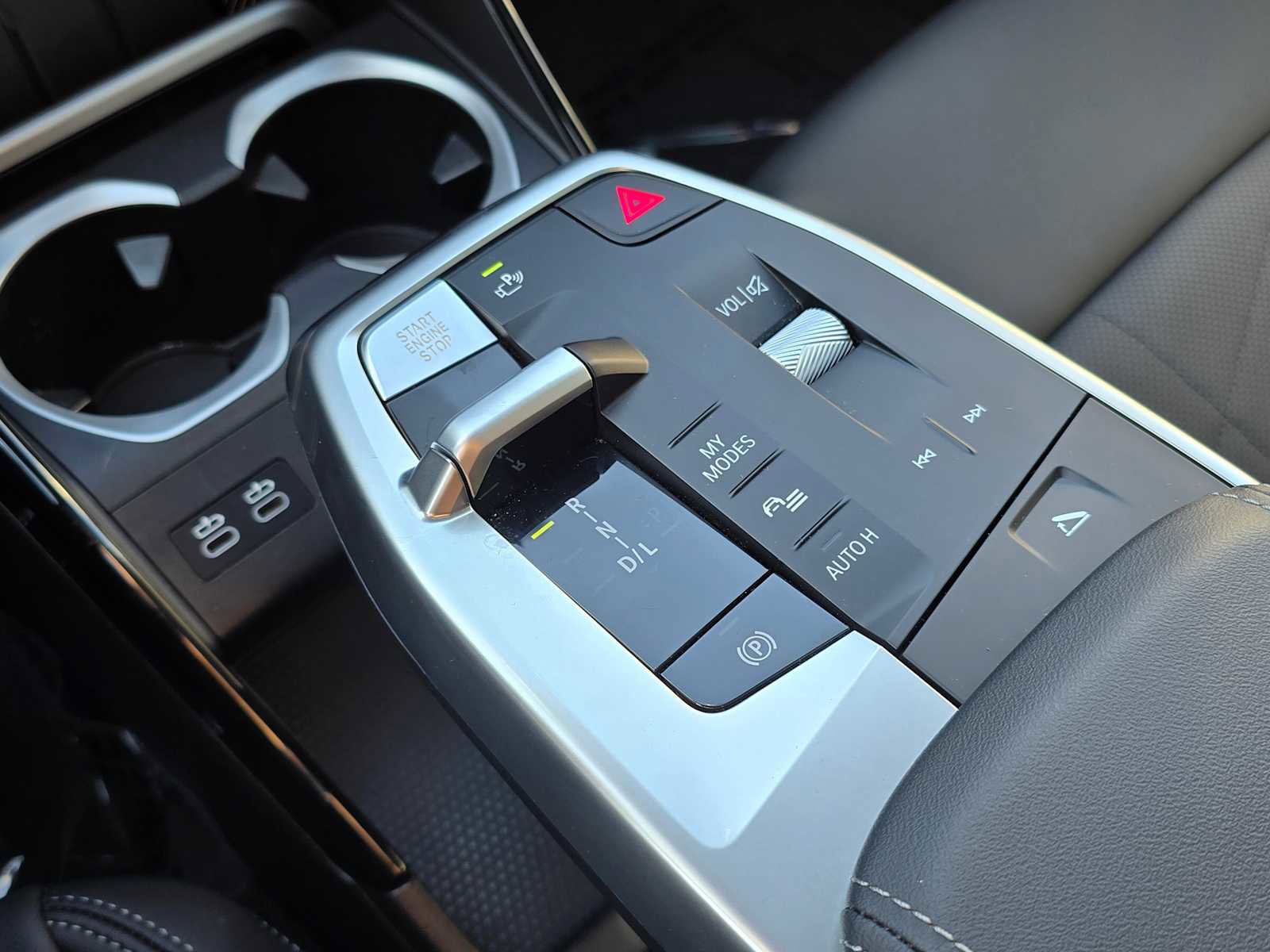 Used 2025 BMW X2 xDrive28i w/ Convenience Package image 33