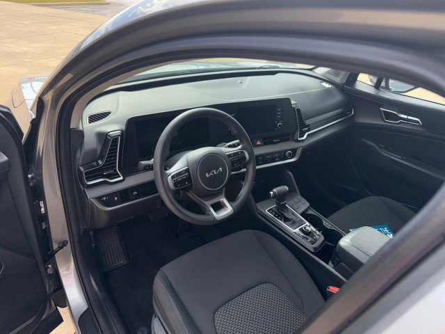 Used 2024 Kia Sportage LX image 11