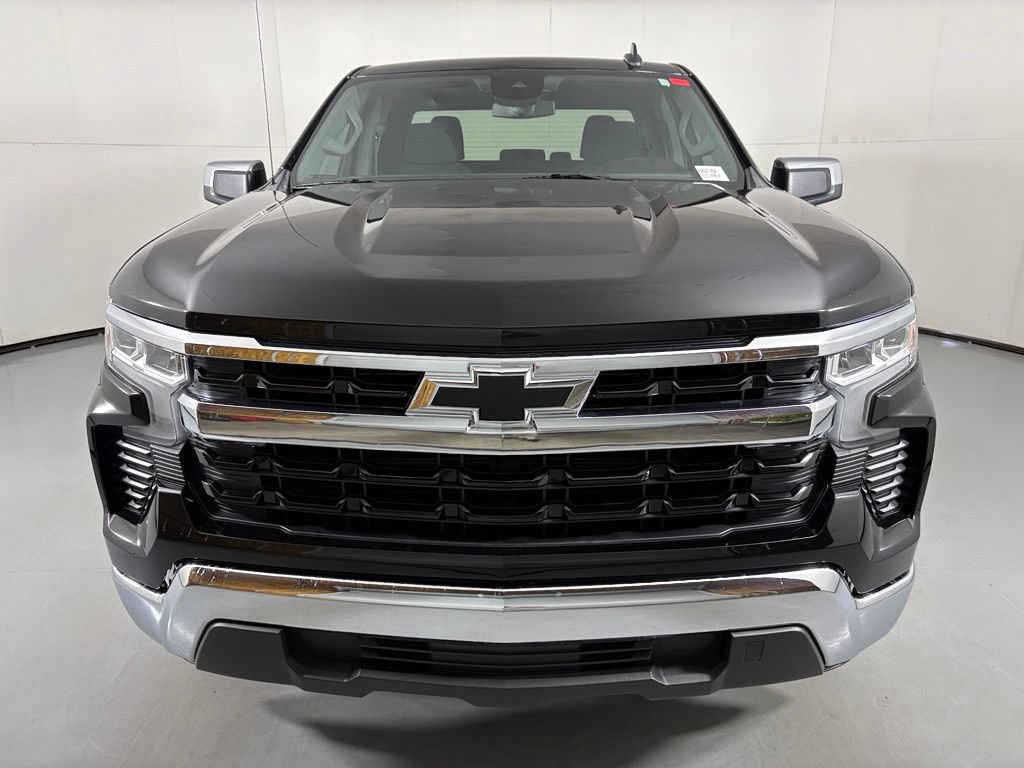 Used 2025 Chevrolet Silverado 1500 LT w/ LPO, Dark Essentials Package RWD image 3