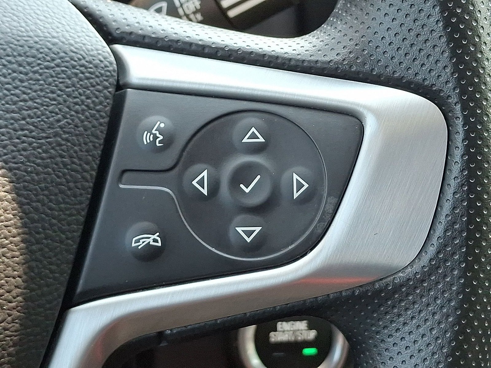 Used 2024 GMC Terrain SLE w/ Driver Convenience Package FWD image 18