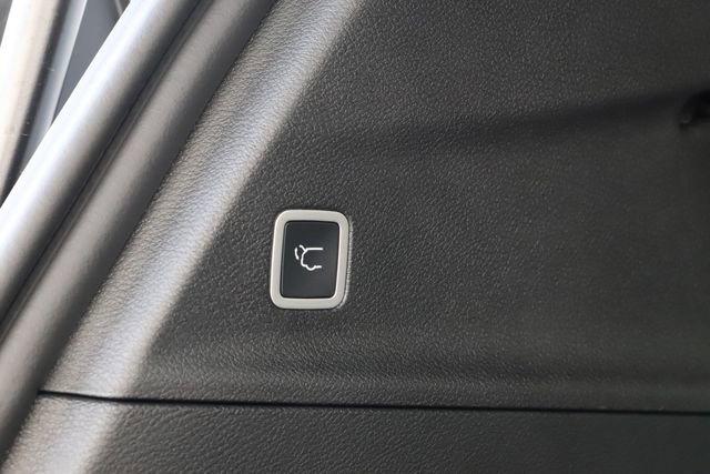 Used 2026 Chrysler Pacifica Select FWD image 9