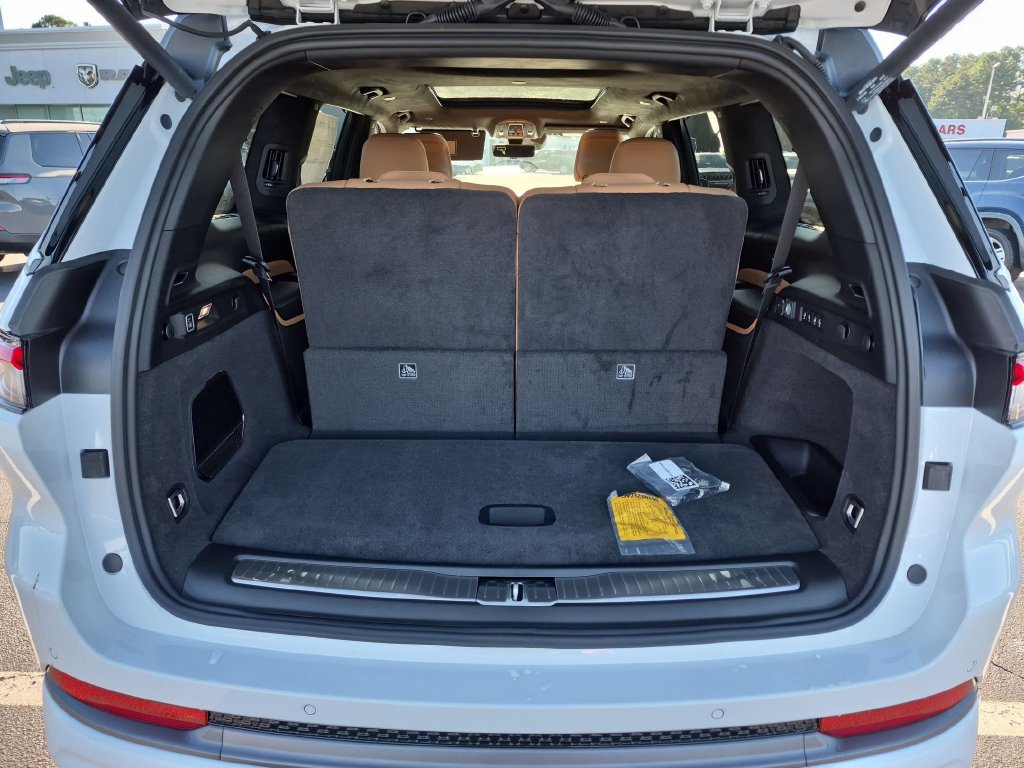 New 2027 Jeep Grand Cherokee L Summit AWD/4WD image 28