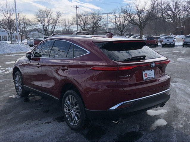 Used 2024 Toyota Venza XLE image 15