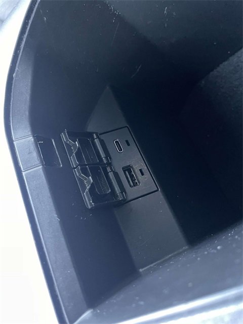 Used 2021 Toyota Camry LE image 19