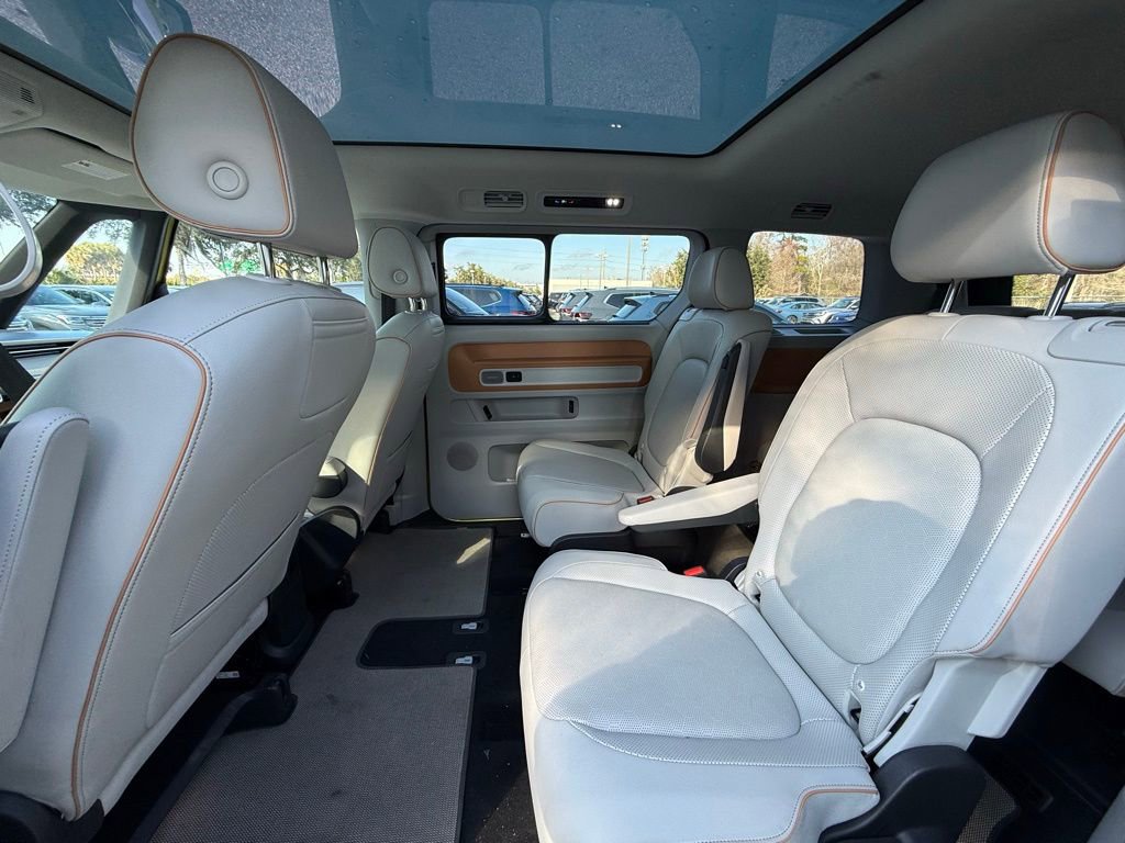 Used 2025 Volkswagen ID. Buzz 1st Edition image 19