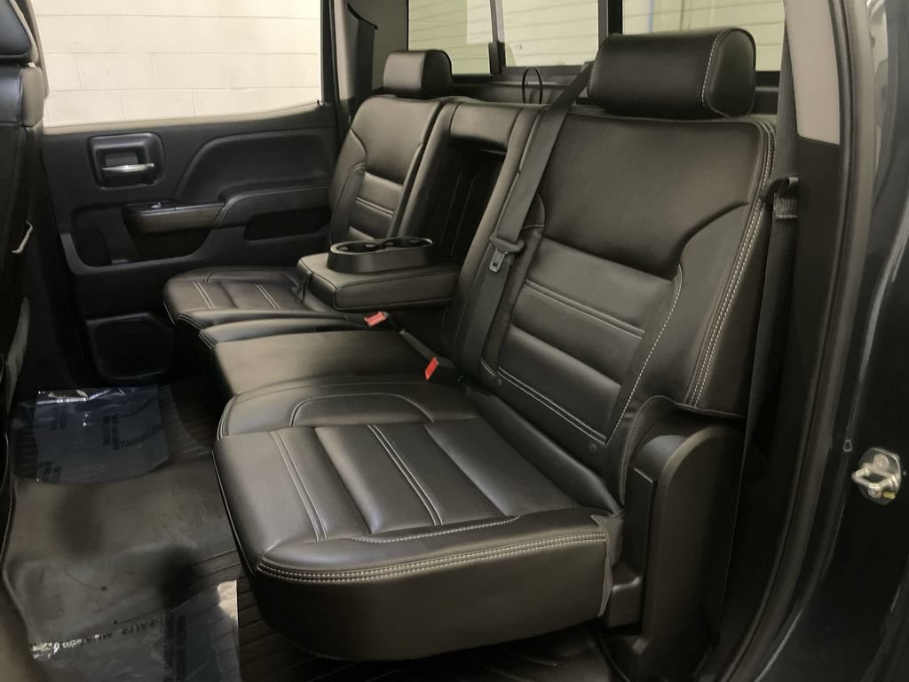 Used 2018 GMC Sierra 2500 Denali w/ Duramax Plus Package AWD/4WD image 15