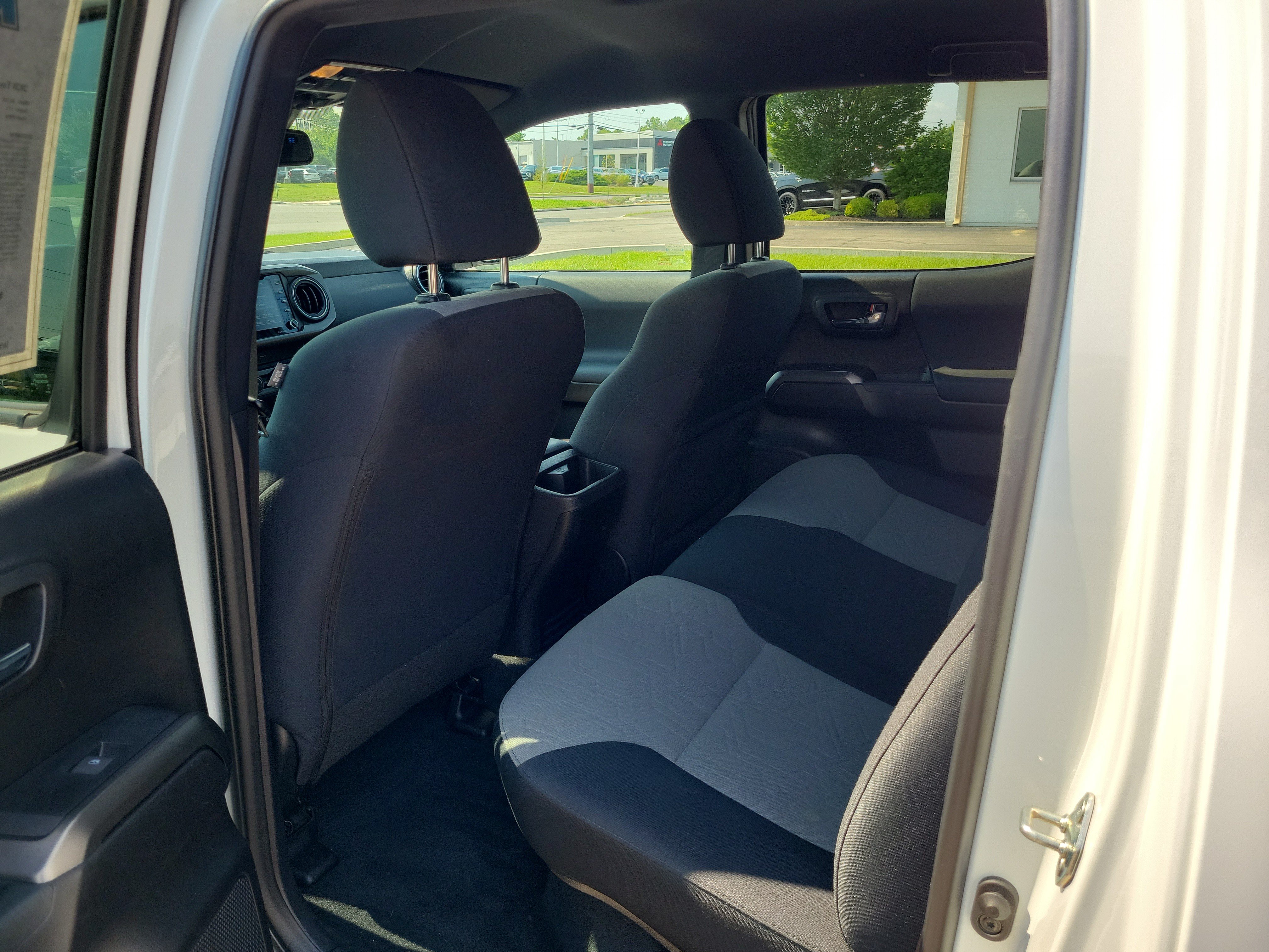 Used 2020 Toyota Tacoma TRD Off-Road w/ Technology Package AWD/4WD image 12