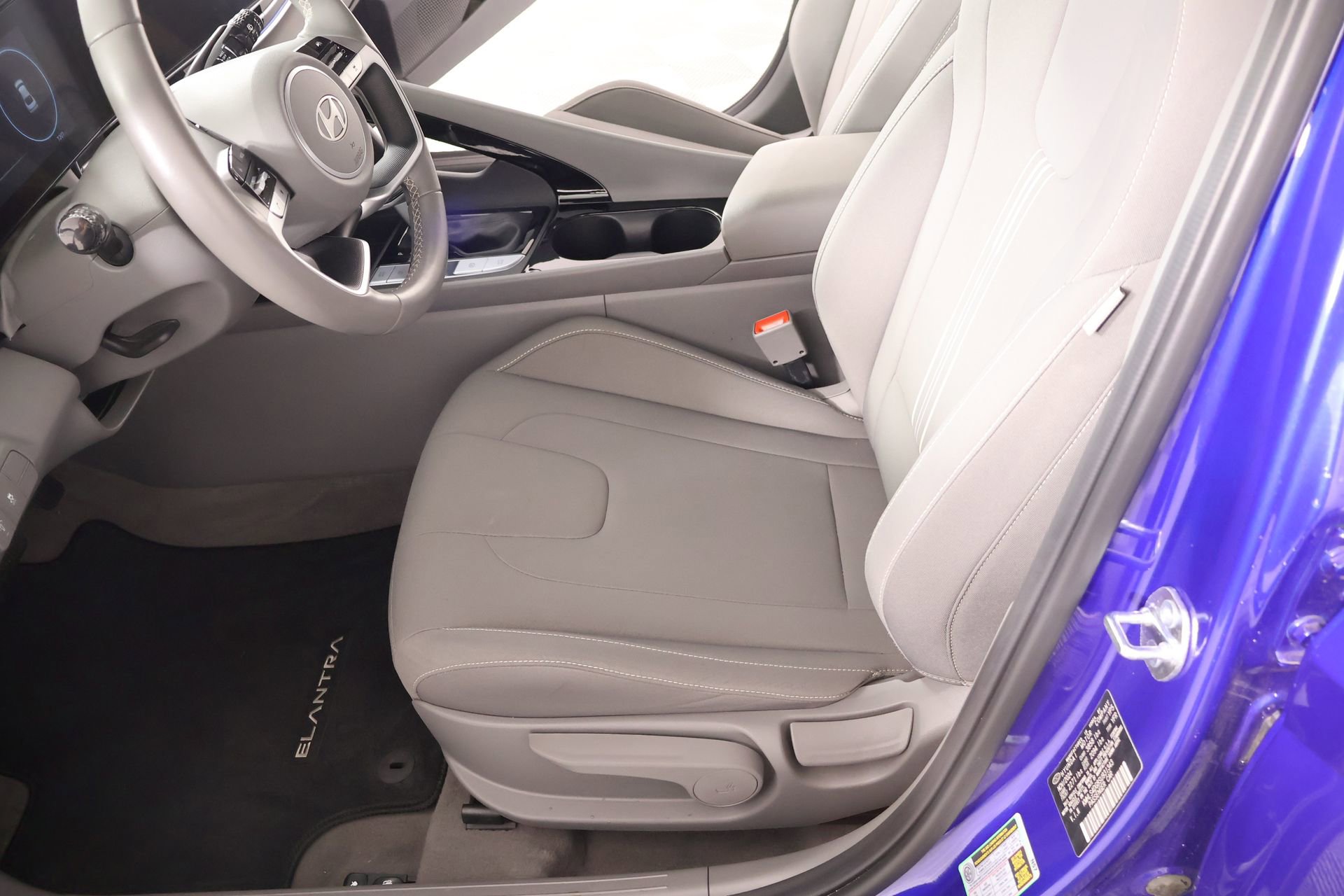 Certified 2025 Hyundai Elantra SEL image 12