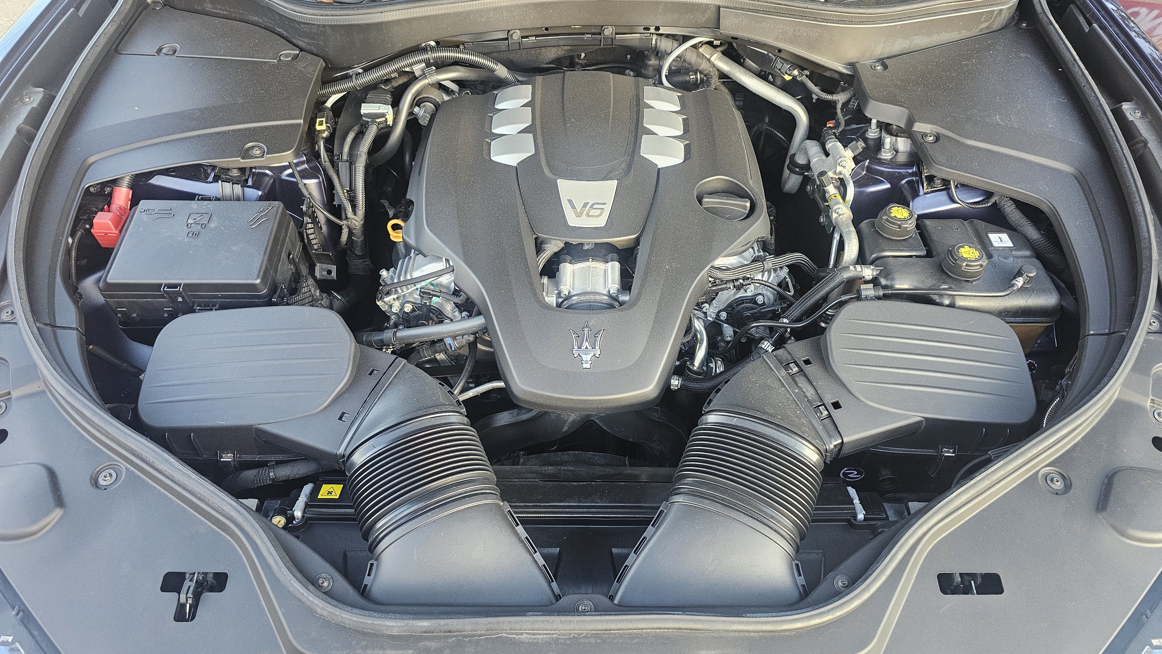 Used 2019 Maserati Levante GranLusso AWD/4WD image 21