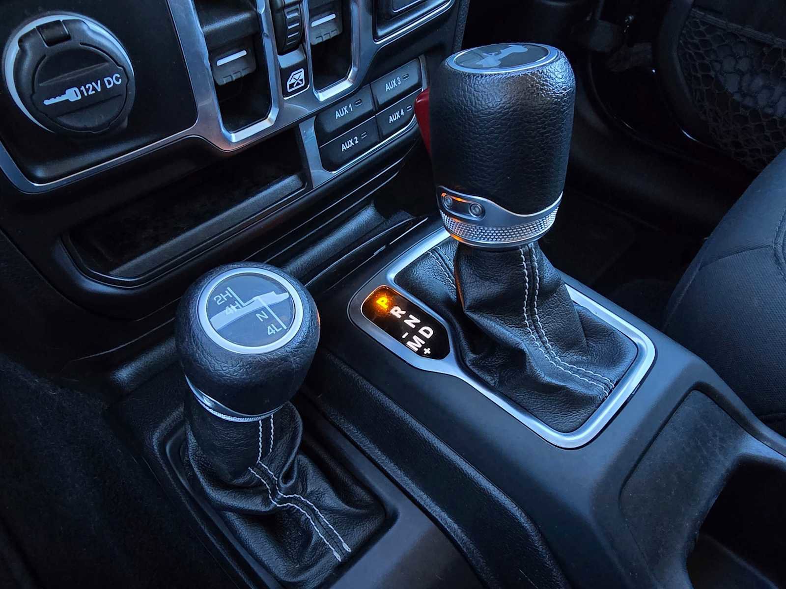 Used 2020 Jeep Wrangler Unlimited Sahara image 36