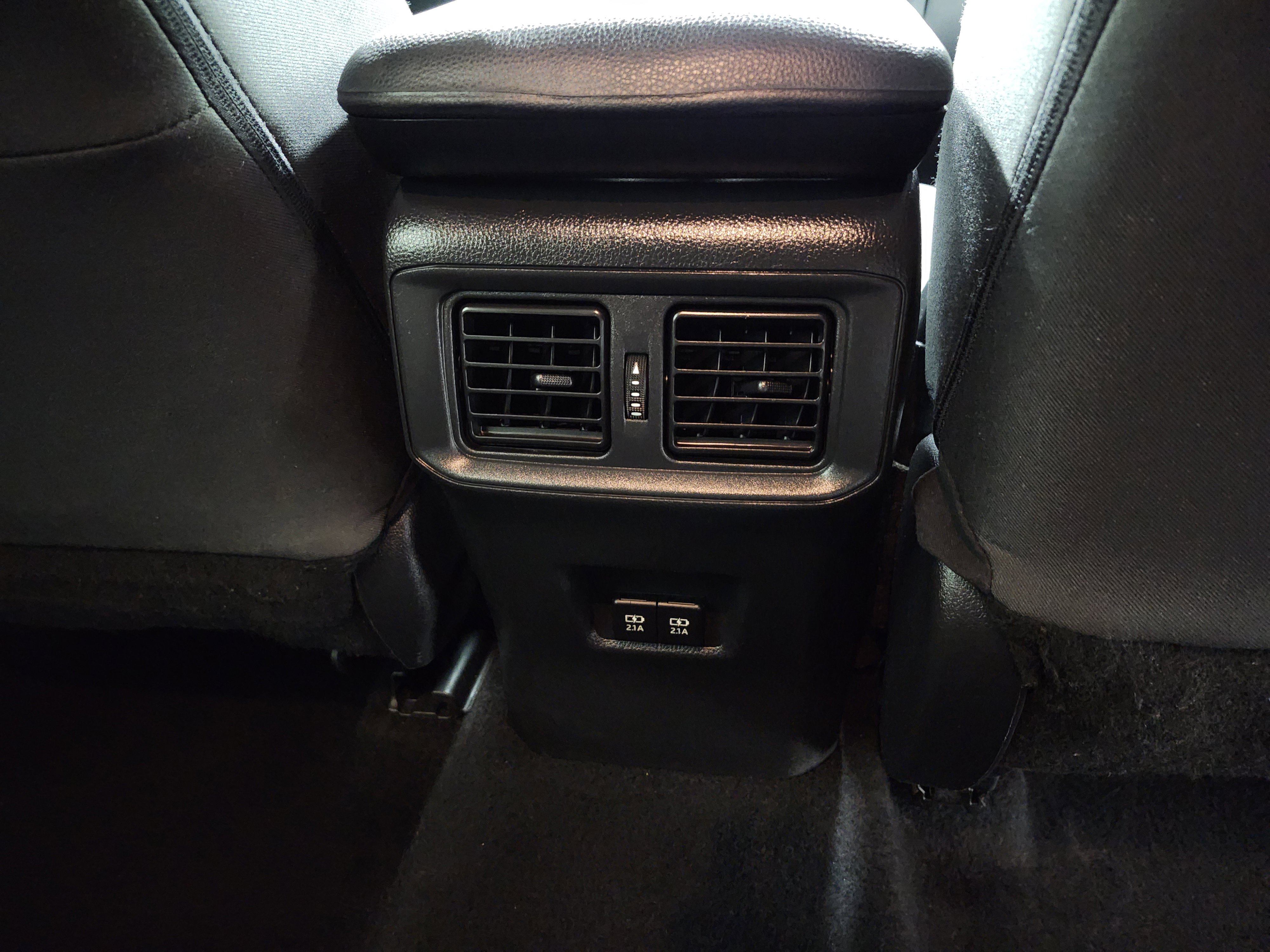 Used 2021 Toyota RAV4 XLE image 21