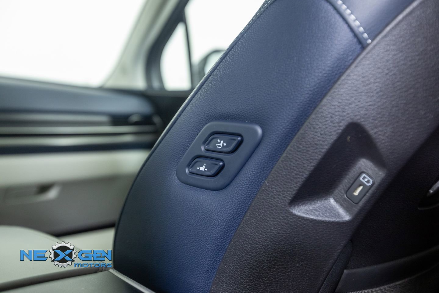 Used 2025 Kia Carnival SX Prestige FWD image 29