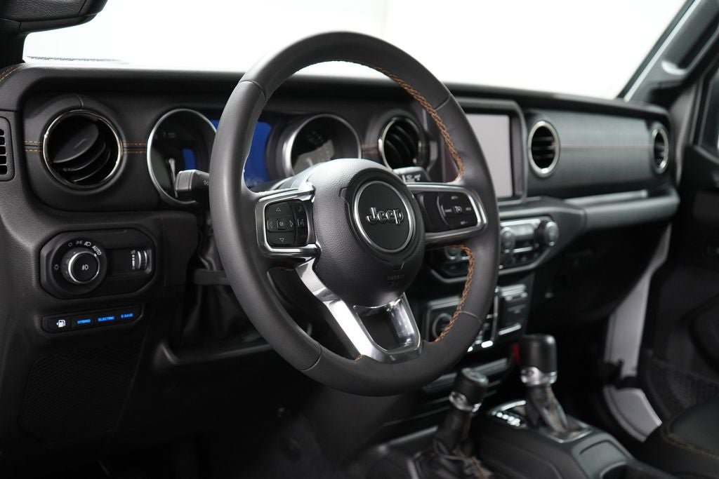 Used 2023 Jeep Wrangler Unlimited Sahara AWD/4WD image 12