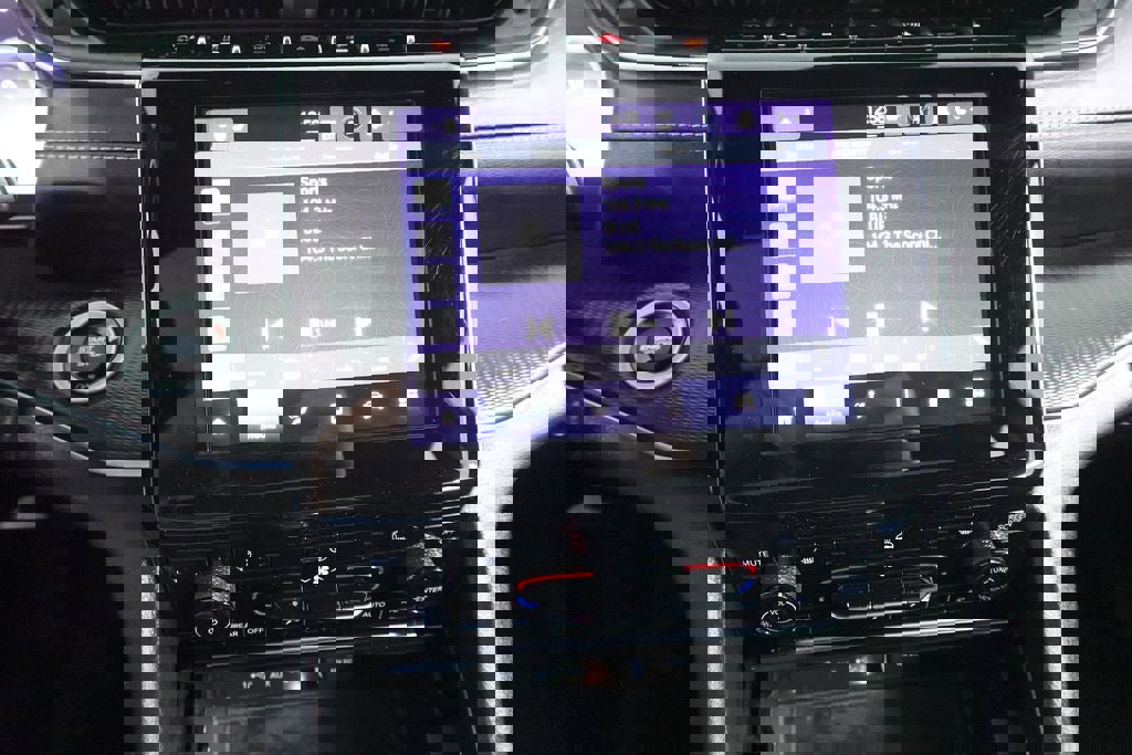 Used 2023 Jeep Grand Cherokee L Altitude image 14