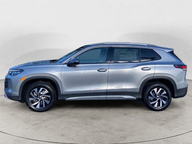 Certified 2025 Volkswagen Tiguan S AWD/4WD image 2