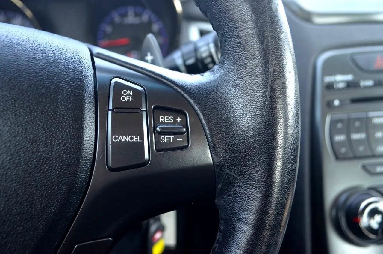 Used 2011 Hyundai Genesis 2.0T image 28