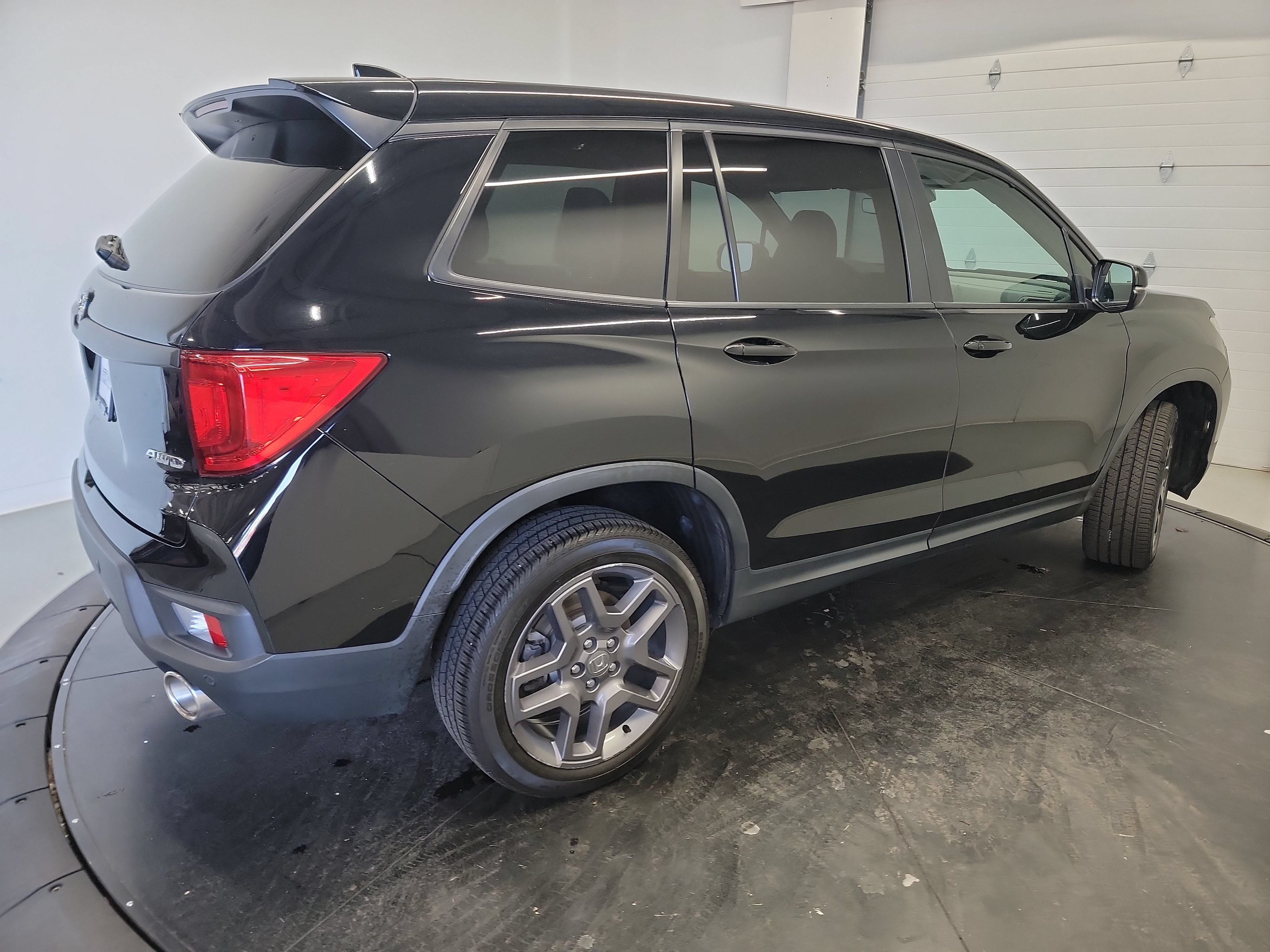 Used 2023 Honda Passport EX-L image 9