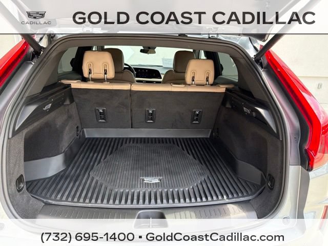 Certified 2024 Cadillac XT4 Luxury w/ Cold Weather Package FWD image 11