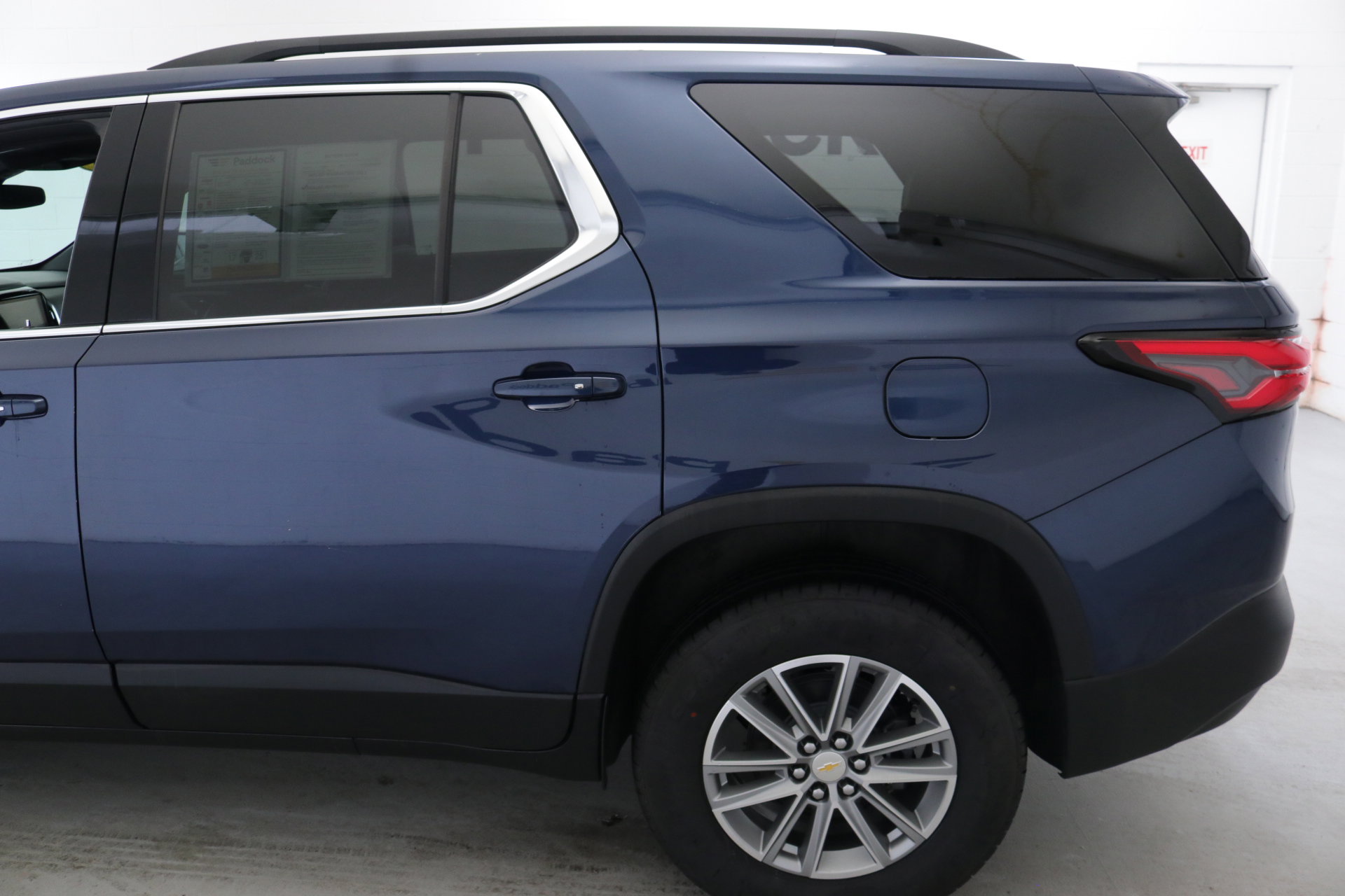 Used 2023 Chevrolet Traverse LT image 5