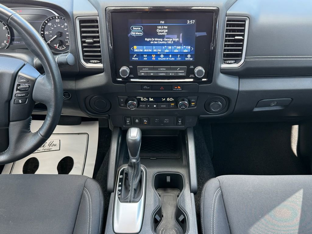 Used 2024 Nissan Frontier SV w/ SV Convenience Package RWD image 16