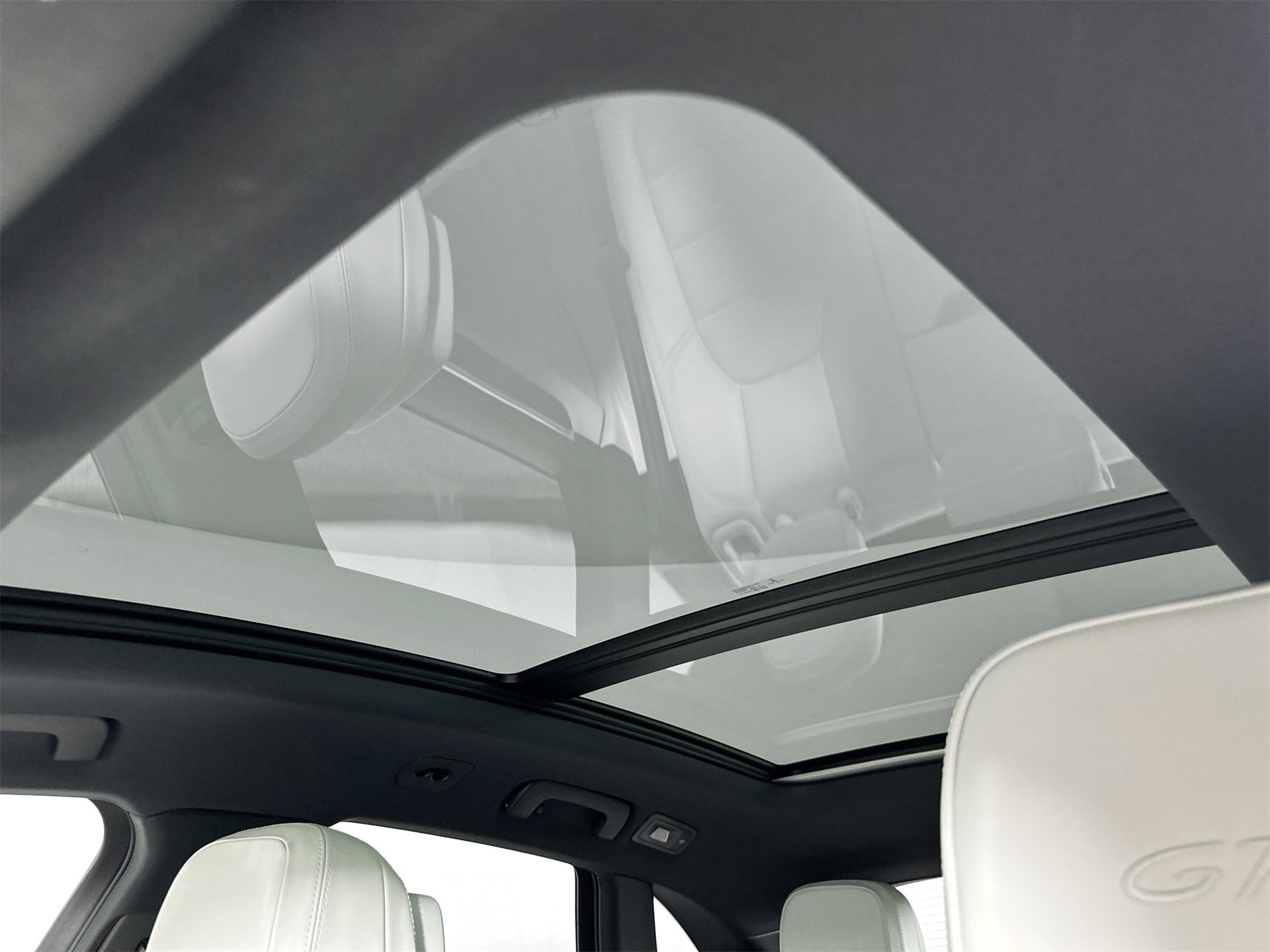 Certified 2022 Porsche Macan GTS image 36