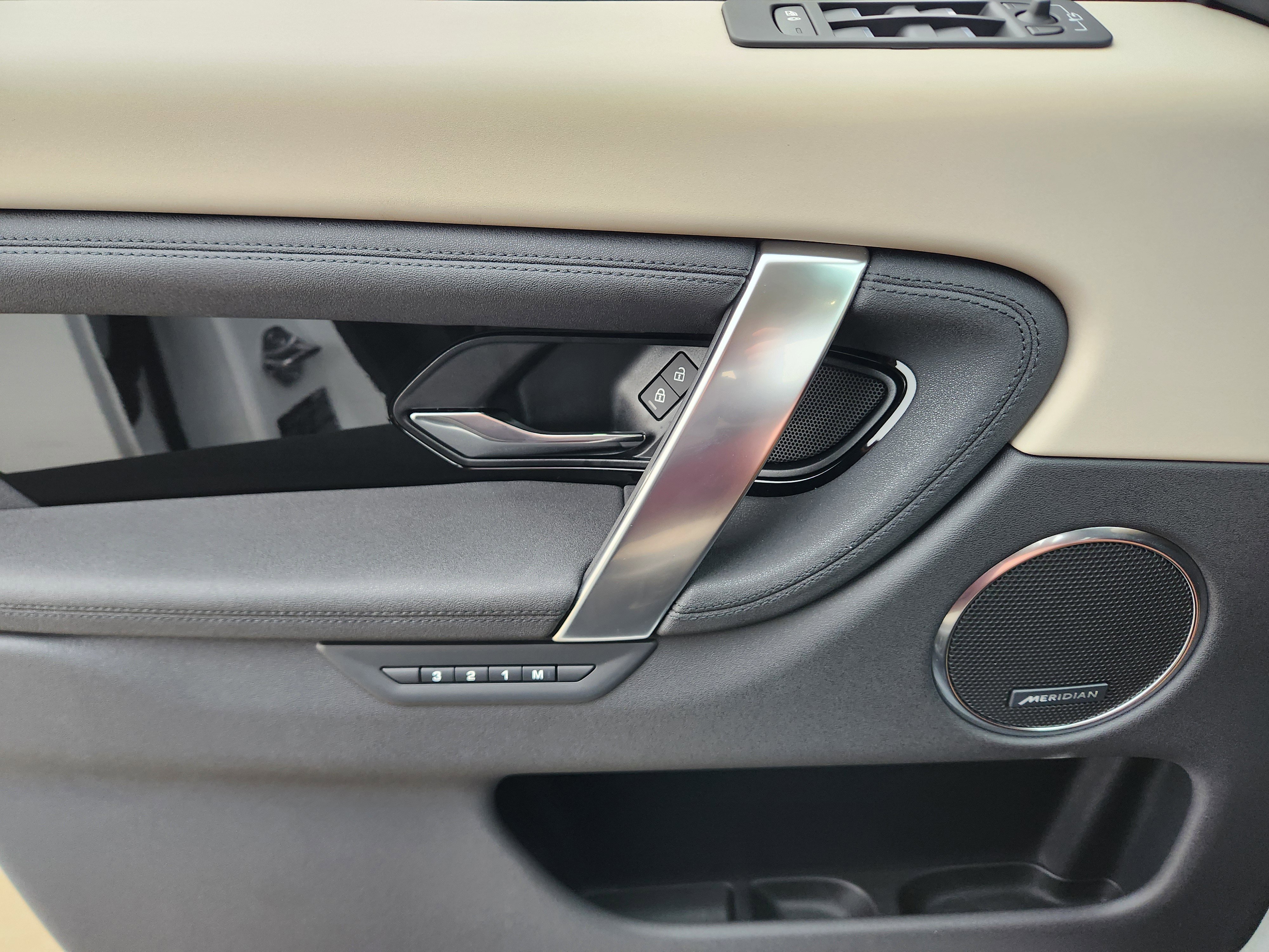 New 2025 Land Rover Discovery Sport S image 22