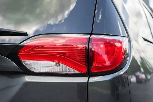 Certified 2019 Chrysler Pacifica Limited FWD image 14
