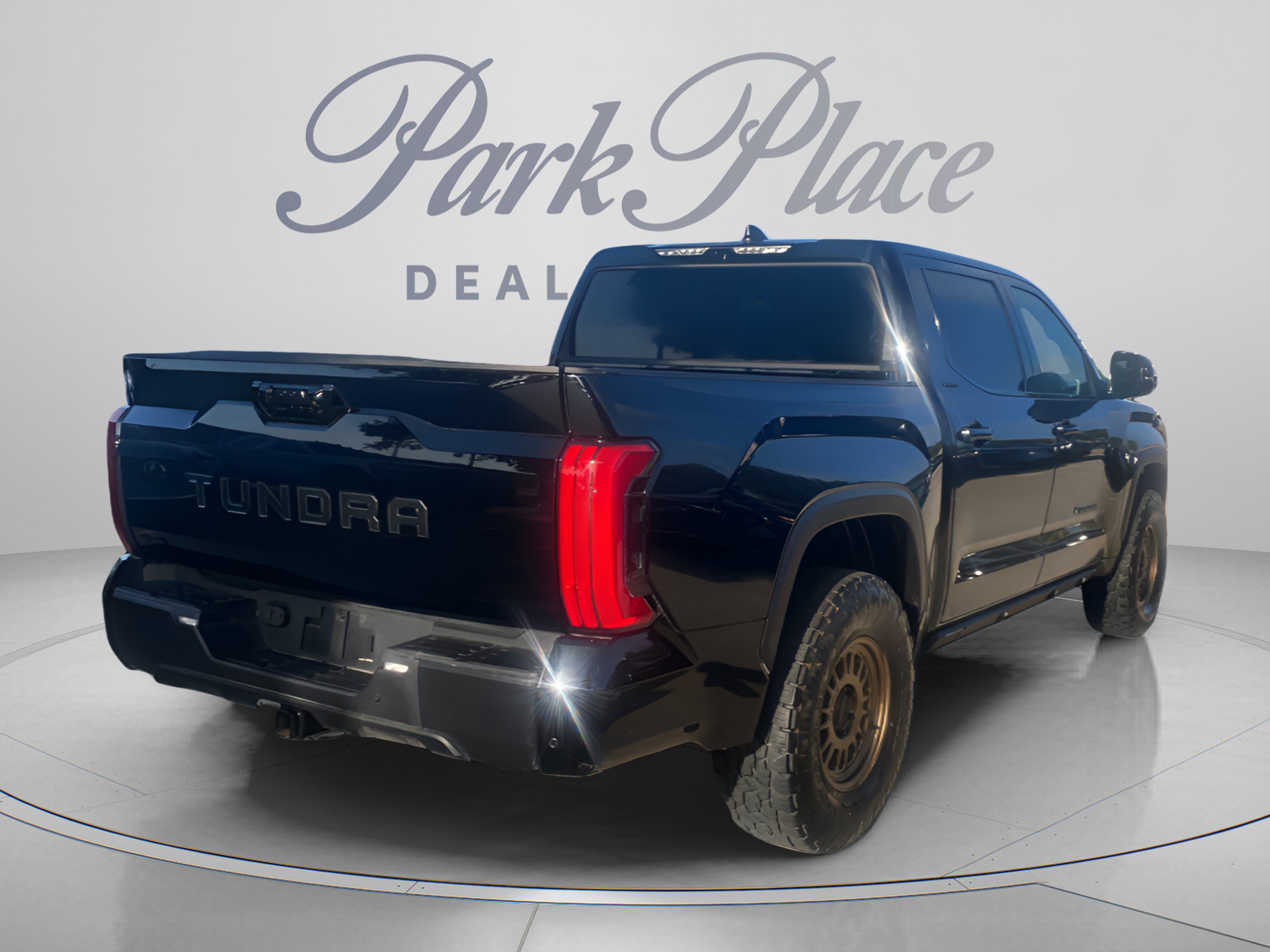 Used 2026 Toyota Tundra Limited AWD/4WD image 6