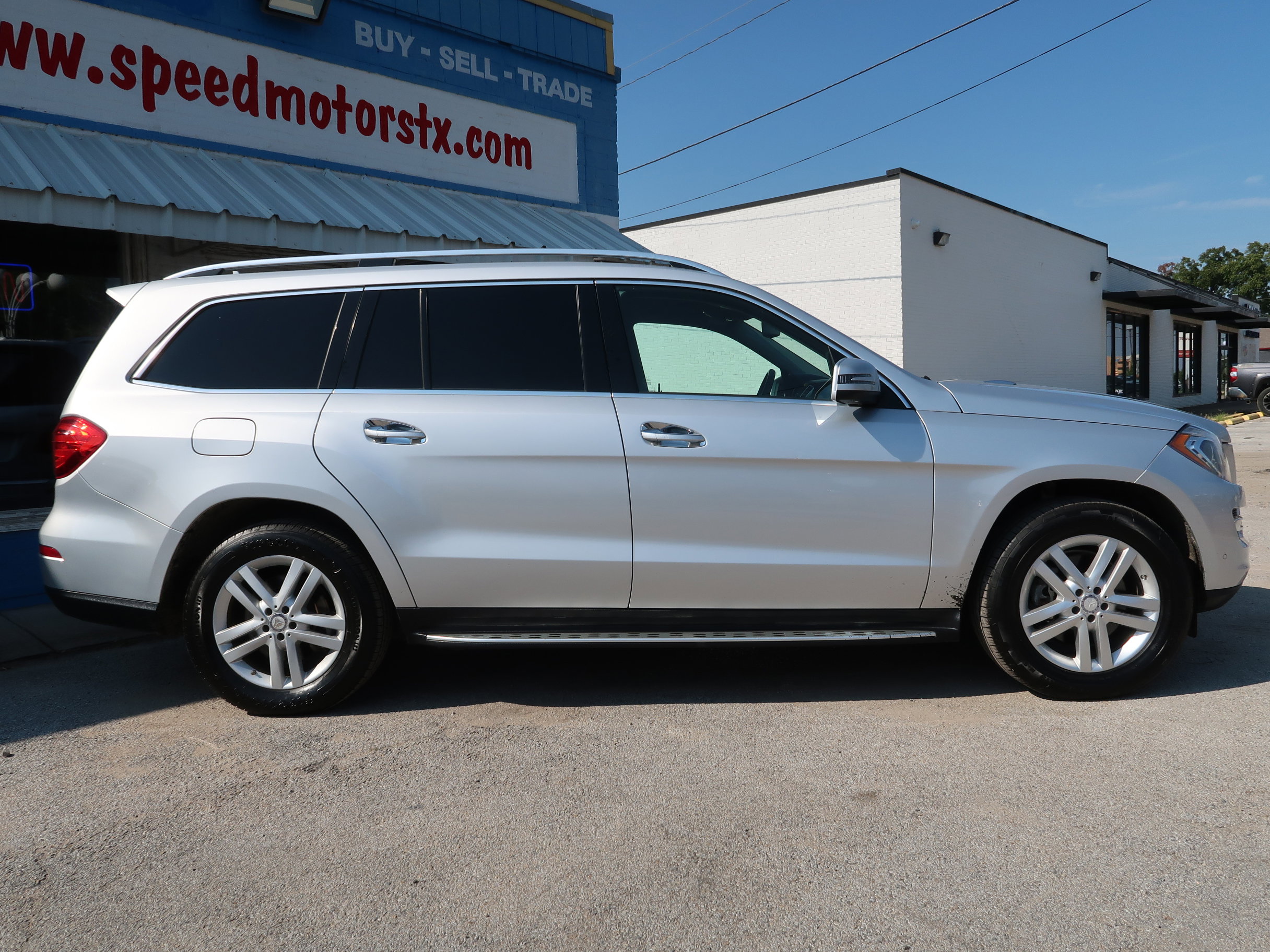 Used 2014 Mercedes-Benz GL 350 4MATIC 4dr GL 350 BlueTEC image 4