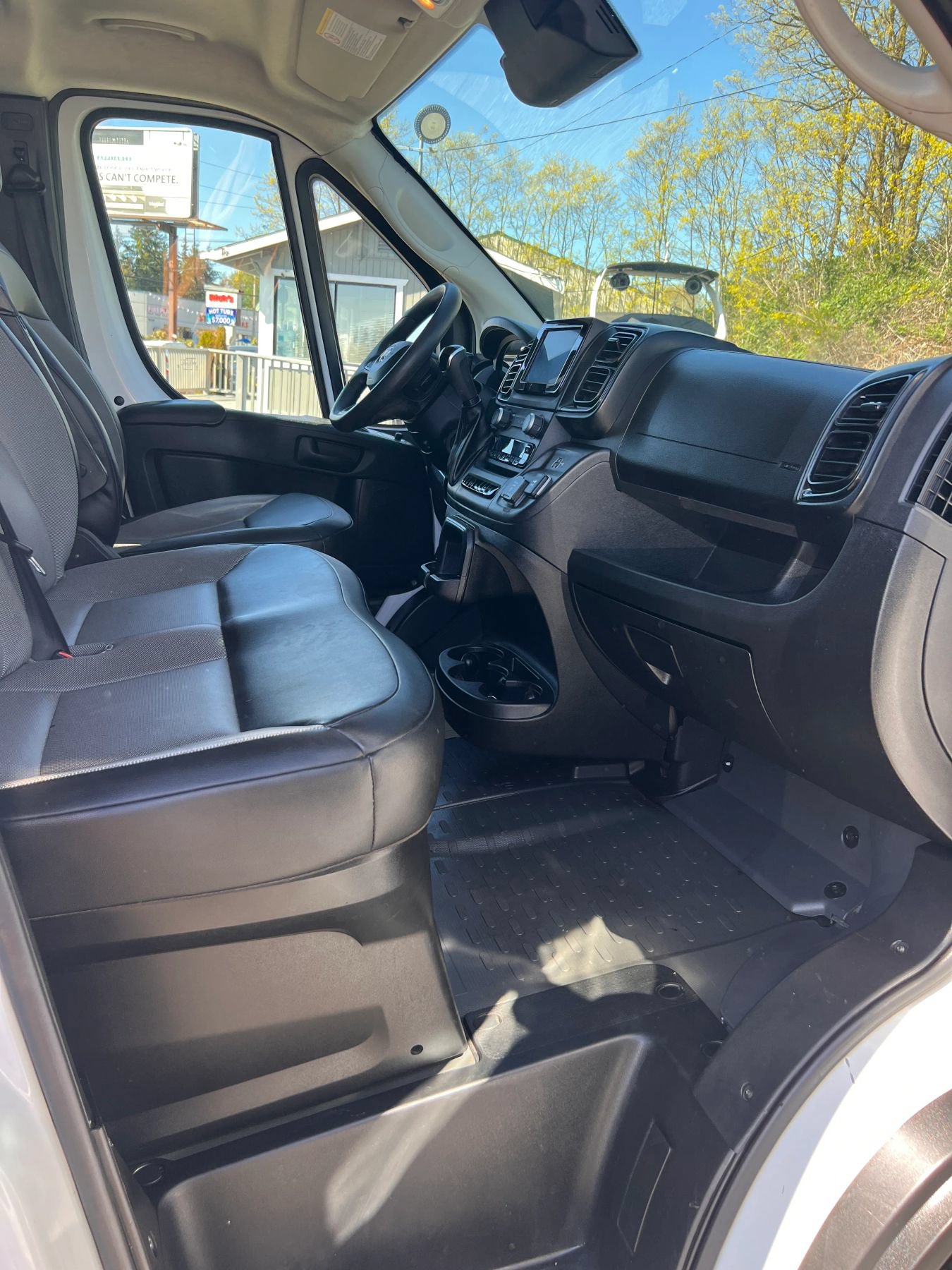 Used 2024 RAM ProMaster 2500 w/ Convenience Group FWD image 16