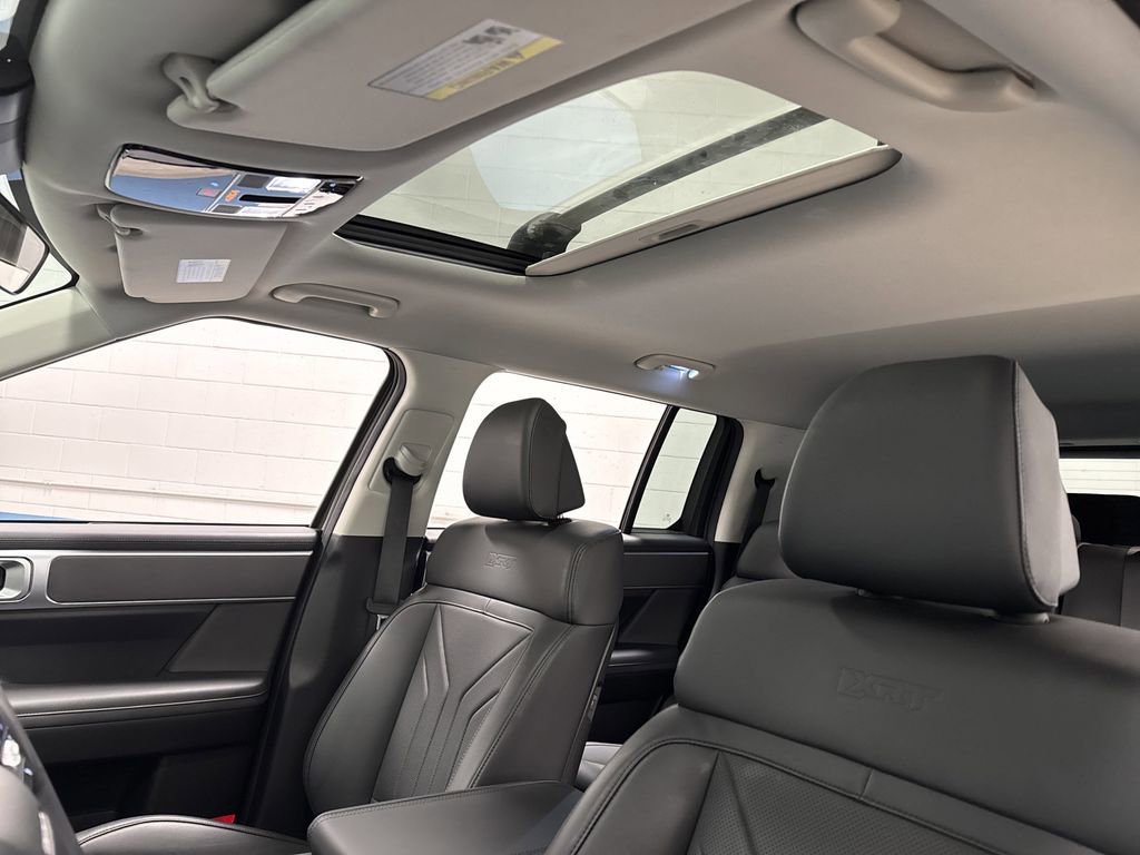 Used 2025 Hyundai Santa Fe XRT image 7