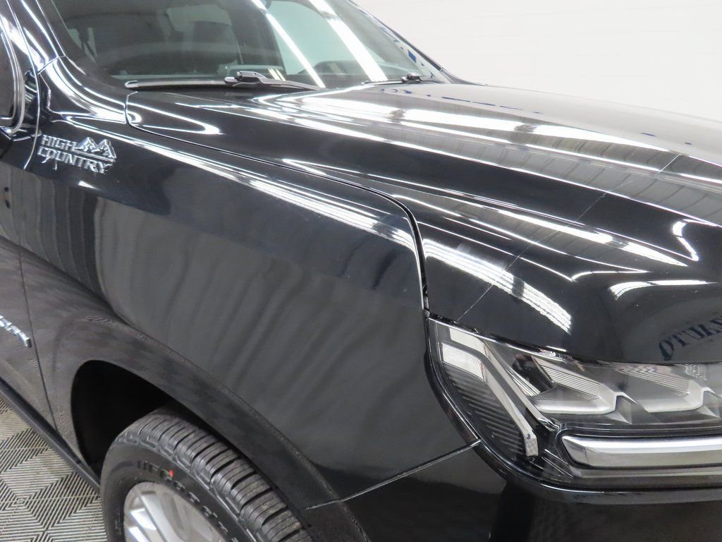 Used 2024 Chevrolet Suburban High Country AWD/4WD image 32