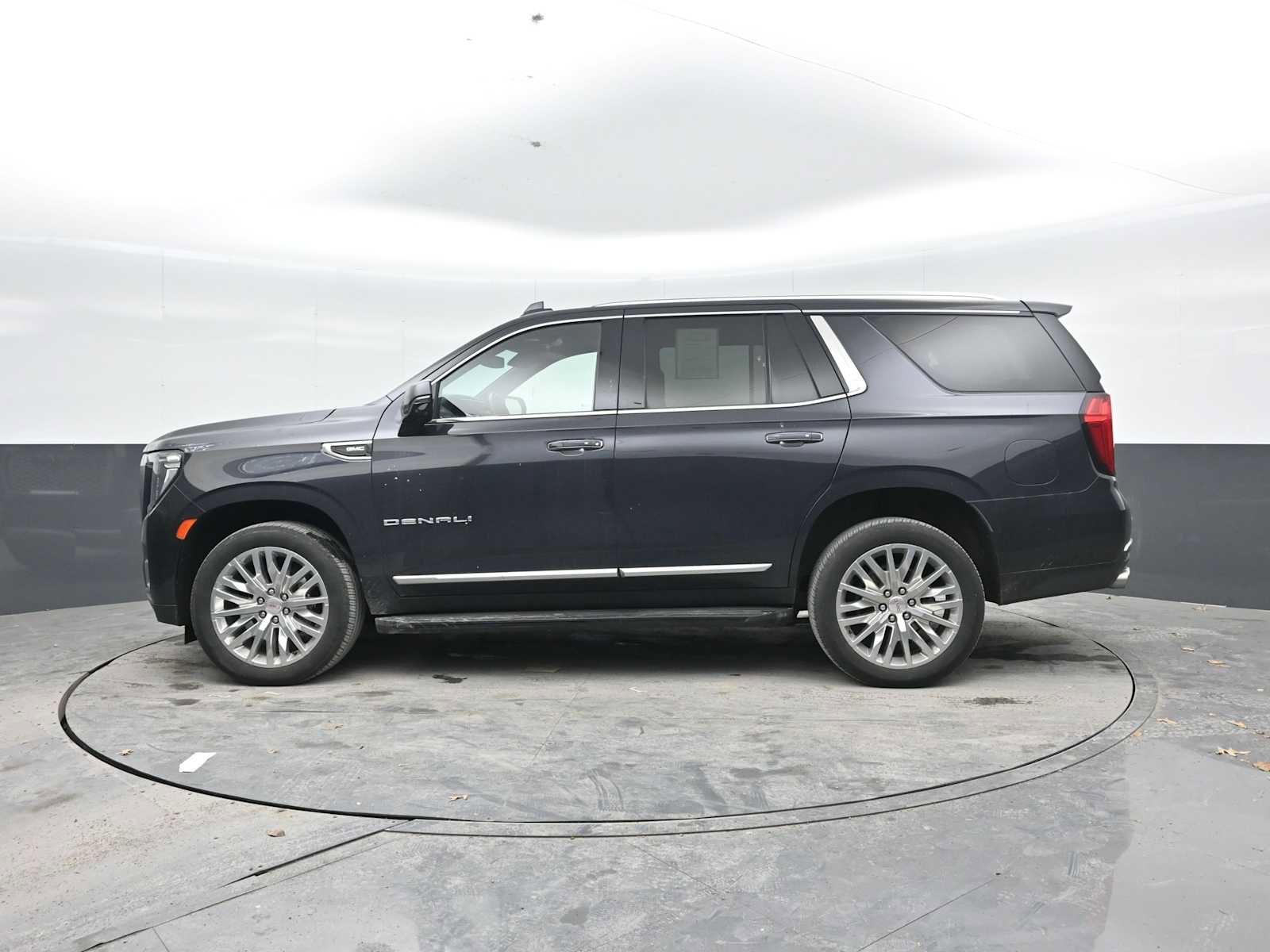 Used 2023 GMC Yukon Denali AWD/4WD image 2
