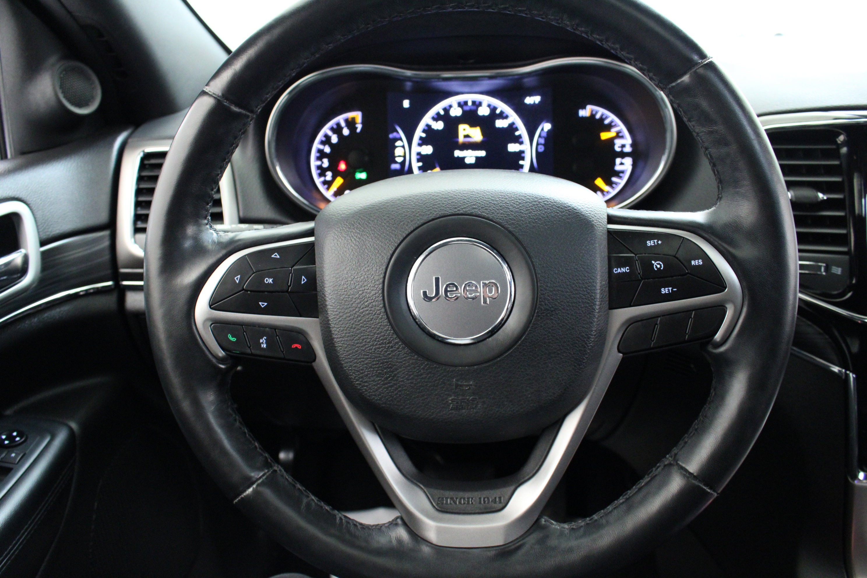 Used 2021 Jeep Grand Cherokee Limited w/ Trailer Tow Group IV image 13