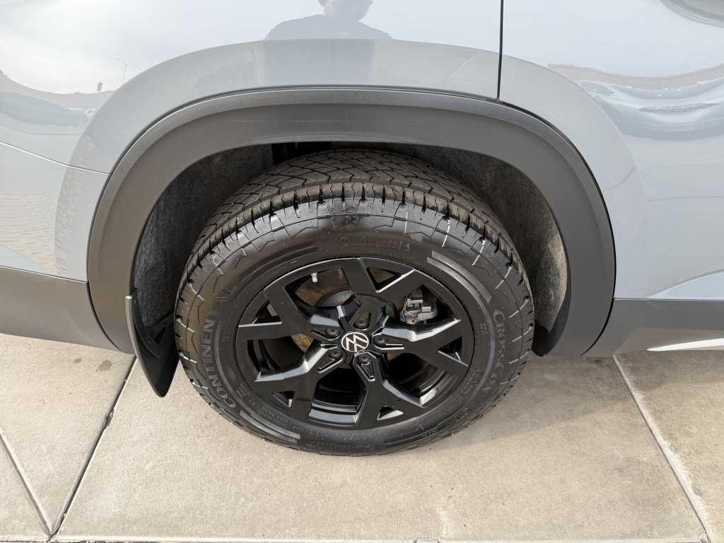 Used 2024 Volkswagen Atlas Peak Edition SEL AWD/4WD image 15
