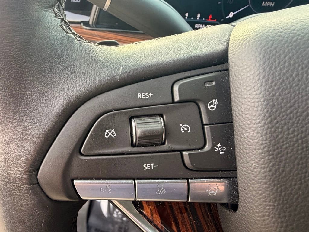 Used 2023 Cadillac Escalade Premium Luxury image 18