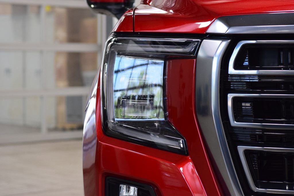 Used 2024 GMC Yukon AT4 AWD/4WD image 12