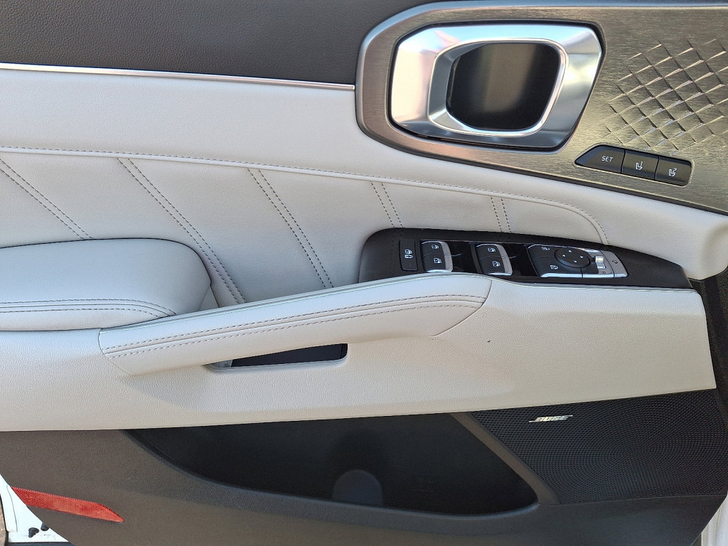Used 2022 Kia Sorento SX Prestige w/ Panoramic Sunroof Package image 23
