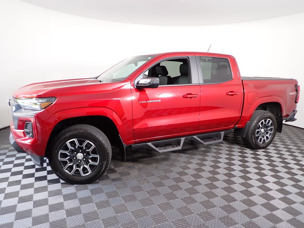 Used 2024 Chevrolet Colorado LT w/ LT Convenience Package III AWD/4WD image 11
