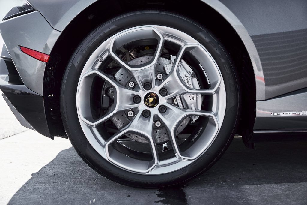 Used 2024 Lamborghini Huracan EVO AWD/4WD image 28