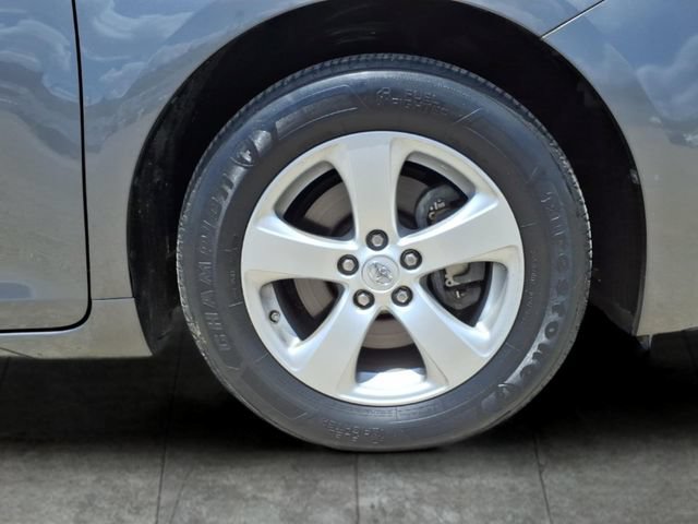 Used 2014 Toyota Sienna L FWD image 9