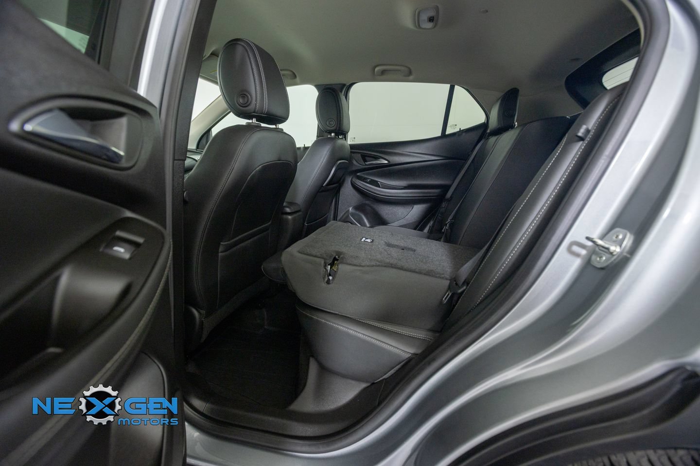 Used 2023 Buick Encore GX Preferred w/ Cold Weather Comfort Package AWD/4WD image 28