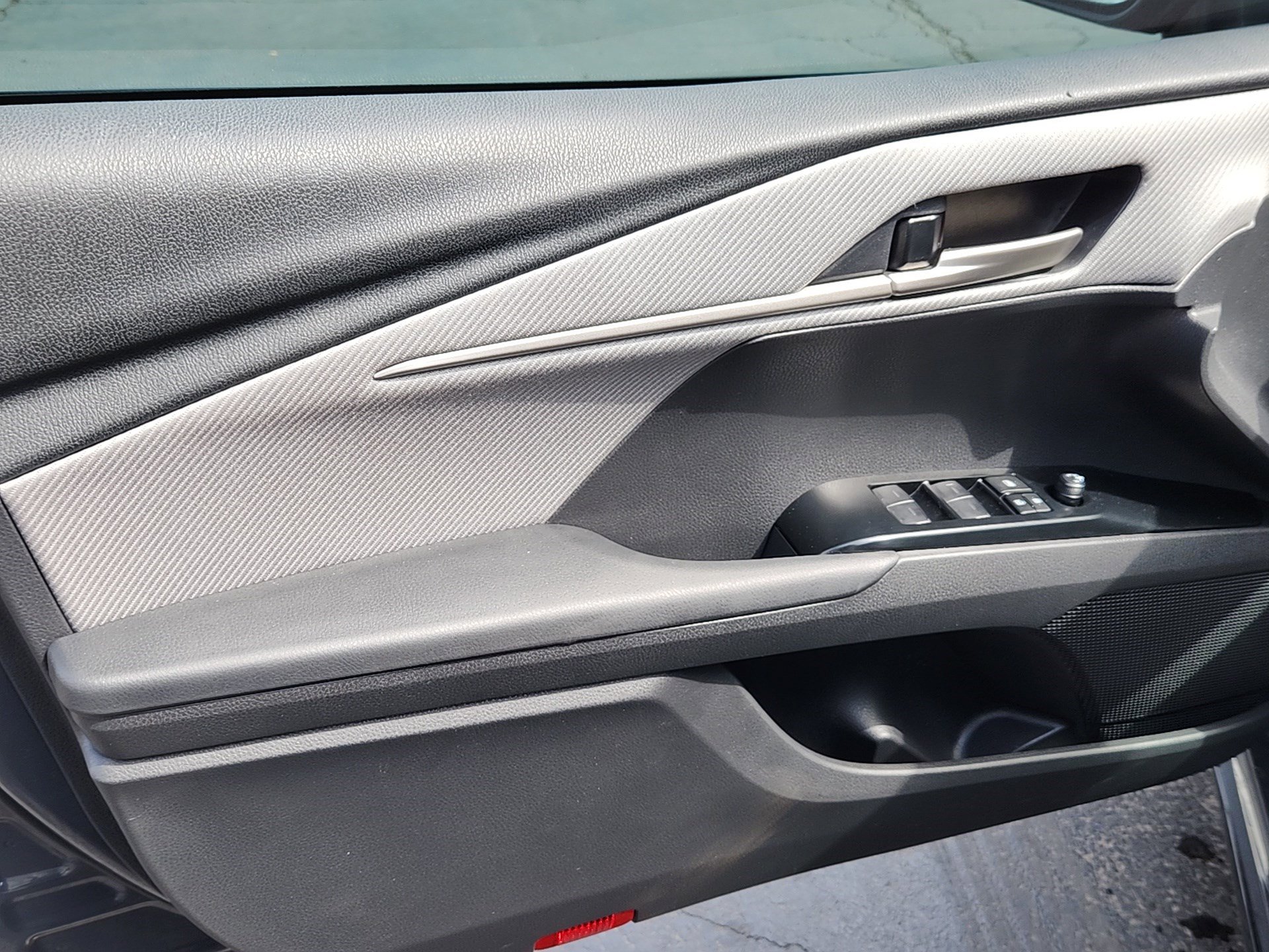 Certified 2025 Toyota Camry SE w/ Convenience Package image 8