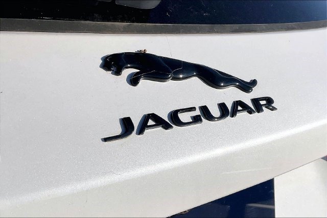 New 2025 Jaguar F-PACE R-Dynamic S AWD/4WD image 9